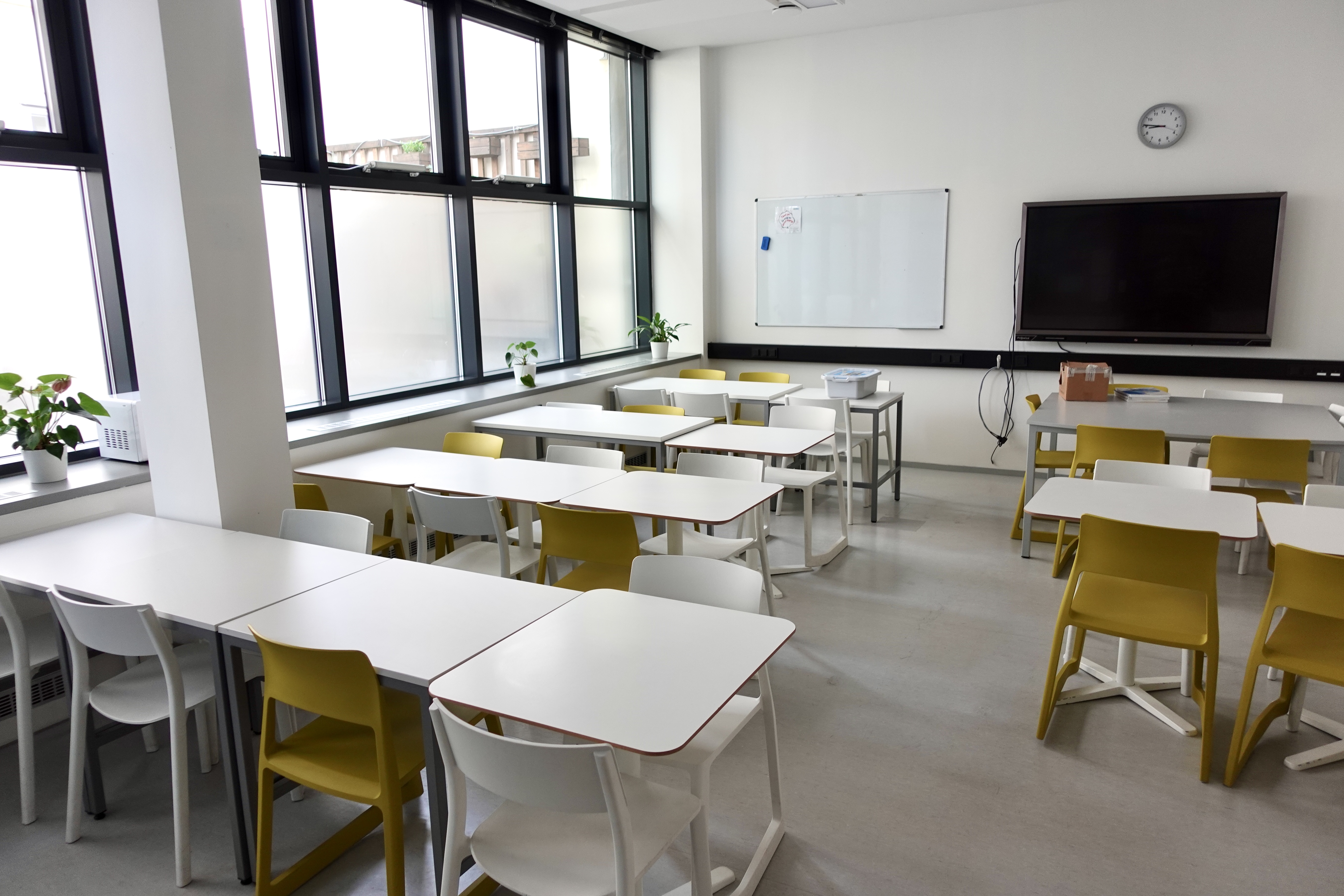 Letenská, contemporary classroom